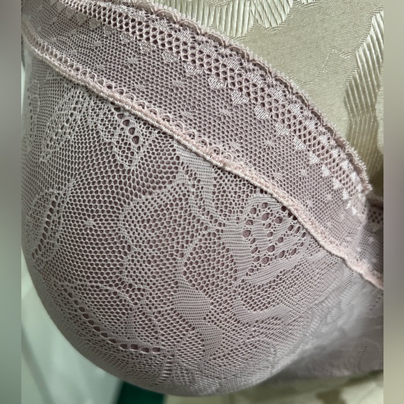 Cacique Light Elderberry Bra with Lavender Bow in 40F. - Picture 5 of 5